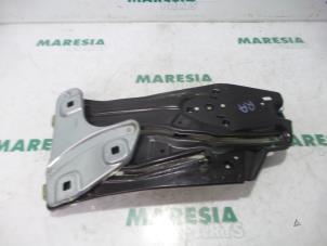 Used Rear window mechanism 2-door, right Peugeot 308 CC (4B) 1.6 VTI 16V Price € 105,00 Margin scheme offered by Maresia Parts
