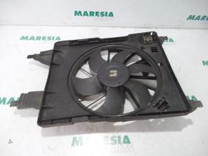Used Fan motor Renault Scénic II (JM) 1.5 dCi 105 Price € 40,00 Margin scheme offered by Maresia Parts