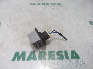 Used Heater resistor Citroen C-Crosser 2.2 HDiF 16V Price € 35,00 Margin scheme offered by Maresia Parts