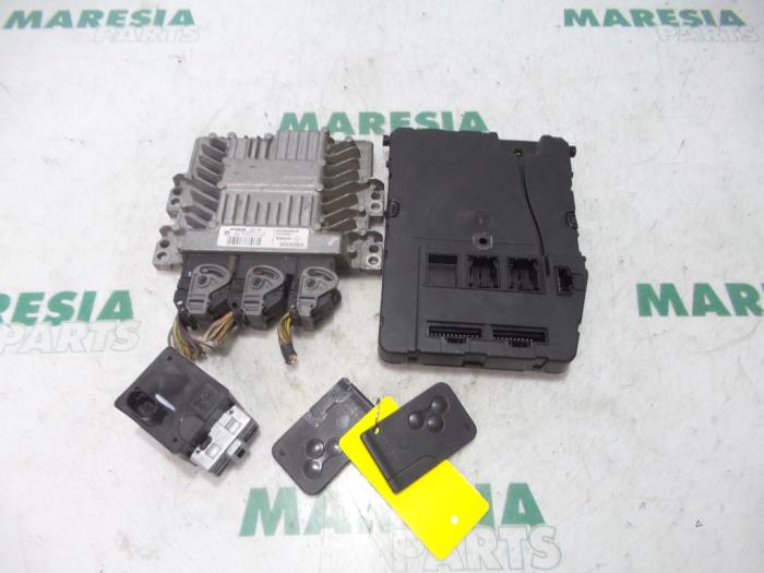 Used Engine management computer Renault Scénic II (JM) 1.5 dCi 105 Price € 324,99 Margin scheme offered by Maresia Parts
