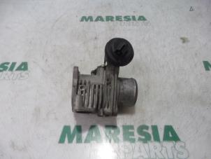 Usados Cuerpo de válvula de mariposa Alfa Romeo 166 2.4 JTD Precio € 50,00 Norma de margen ofrecido por Maresia Parts