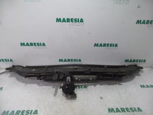 Used Lock plate Renault Megane II CC (EM) 1.9 dCi 120 Price € 30,00 Margin scheme offered by Maresia Parts