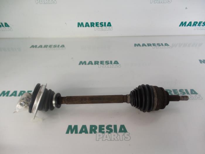 Front drive shaft, left from a Renault Scénic I (JA) 1.9 dCi 2000