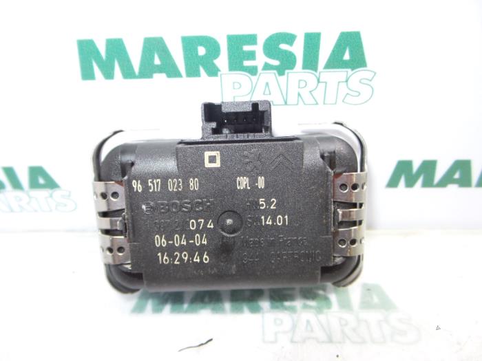 Begagnade Regnsensor Peugeot 307 CC (3B) 2.0 16V Pris € 35,00 Marginaltabell erbjuds av Maresia Parts