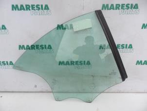 Used Window 2-door, rear right Peugeot 307 CC (3B) 2.0 16V Price € 75,00 Margin scheme offered by Maresia Parts
