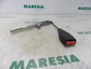 Usagé Tendeur de ceinture droit Renault Scénic II (JM) 1.5 dCi 105 Prix € 25,00 Règlement à la marge proposé par Maresia Parts