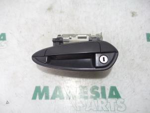 Used Door handle 2-door, left Fiat Grande Punto (199) 1.2 Price € 35,00 Margin scheme offered by Maresia Parts
