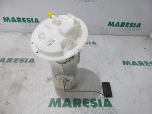 Usados Bomba eléctrica de combustible Peugeot 208 I (CA/CC/CK/CL) 1.0 Vti 12V PureTech Precio € 25,00 Norma de margen ofrecido por Maresia Parts