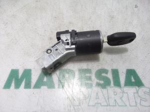 Used Ignition lock + key Peugeot 208 I (CA/CC/CK/CL) 1.0 Vti 12V PureTech Price € 29,99 Margin scheme offered by Maresia Parts
