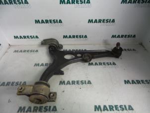 Used Front lower wishbone, right Alfa Romeo Spider (916) 2.0 16V Twin Spark Price € 40,00 Margin scheme offered by Maresia Parts