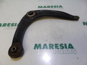 Used Front lower wishbone, right Citroen C4 Coupé (LA) 1.6 16V Price € 25,00 Margin scheme offered by Maresia Parts