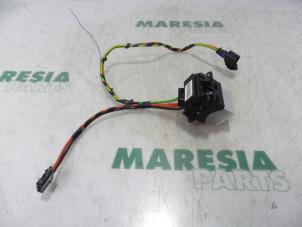 Used Heater resistor Peugeot 2008 (CU) 1.6 Blue HDi 100 Price € 20,00 Margin scheme offered by Maresia Parts