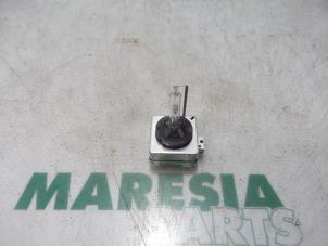 Used Xenon bulb Renault Espace (JK) 3.5 V6 24V Phase I Price € 30,00 Margin scheme offered by Maresia Parts