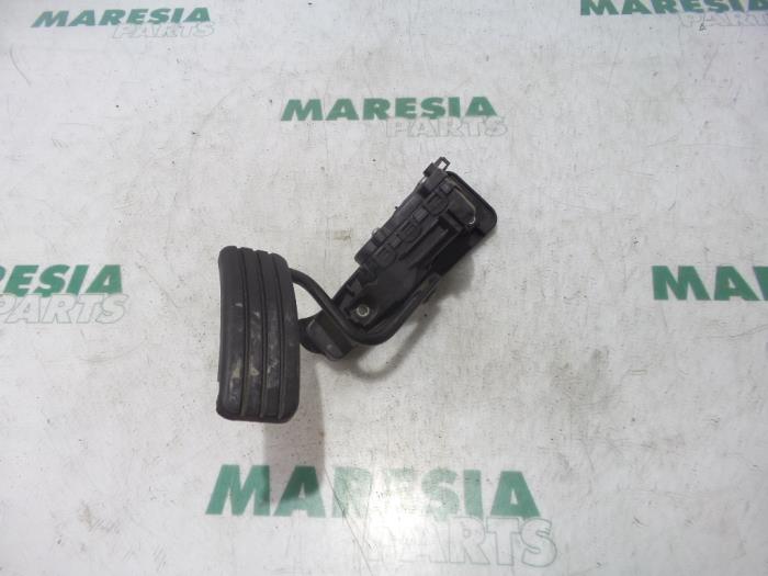 Begagnade Gaspedalsensor Renault Espace (JK) 3.5 V6 24V Phase I Pris € 29,99 Marginaltabell erbjuds av Maresia Parts
