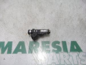 Used Injector (petrol injection) Peugeot 106 II 1.1 XN,XR,XT,Accent Price € 20,00 Margin scheme offered by Maresia Parts