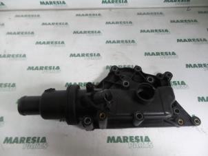Used Thermostat housing Renault Scénic II (JM) 1.6 16V Price € 45,00 Margin scheme offered by Maresia Parts
