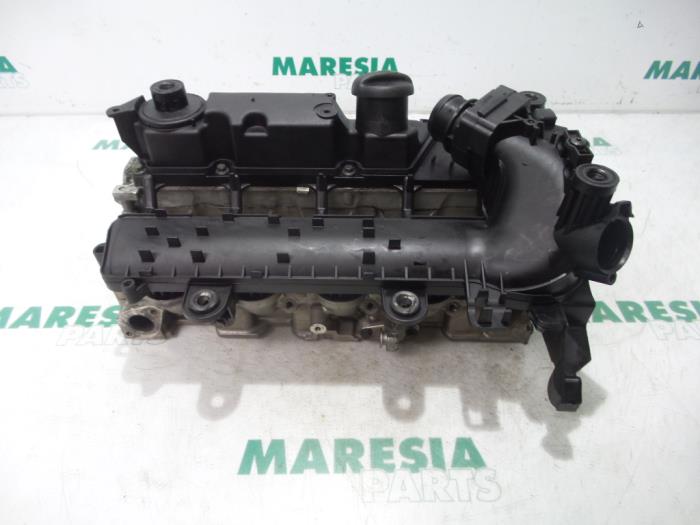 Begagnade Topplock Peugeot 206 (2A/C/H/J/S) 1.4 HDi Pris € 157,50 Marginaltabell erbjuds av Maresia Parts