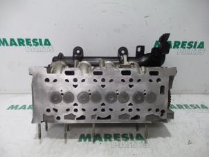 Topplock från en Peugeot 206 (2A/C/H/J/S) 1.4 HDi 2002