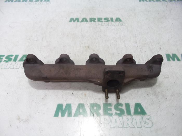 Gebrauchte Abgaskrümmer Peugeot 206 (2A/C/H/J/S) 1.4 HDi Preis € 50,00 Margenregelung angeboten von Maresia Parts