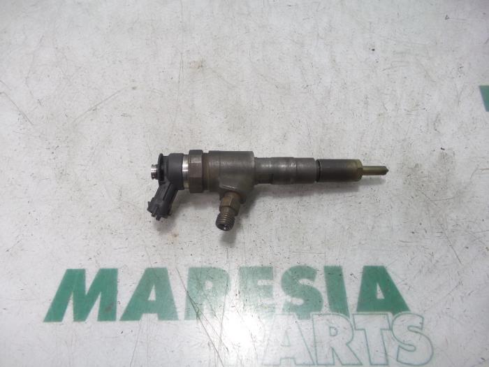 Usagé Injecteurs Peugeot 206 (2A/C/H/J/S) 1.4 HDi Prix € 85,00 Règlement à la marge proposé par Maresia Parts