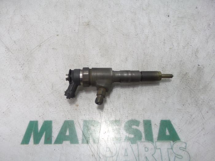 Usagé Injecteurs Peugeot 206 (2A/C/H/J/S) 1.4 HDi Prix € 85,00 Règlement à la marge proposé par Maresia Parts