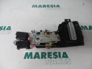 Usados Manilla de puerta corredera derecha Peugeot 807 2.0 16V Precio € 60,00 Norma de margen ofrecido por Maresia Parts
