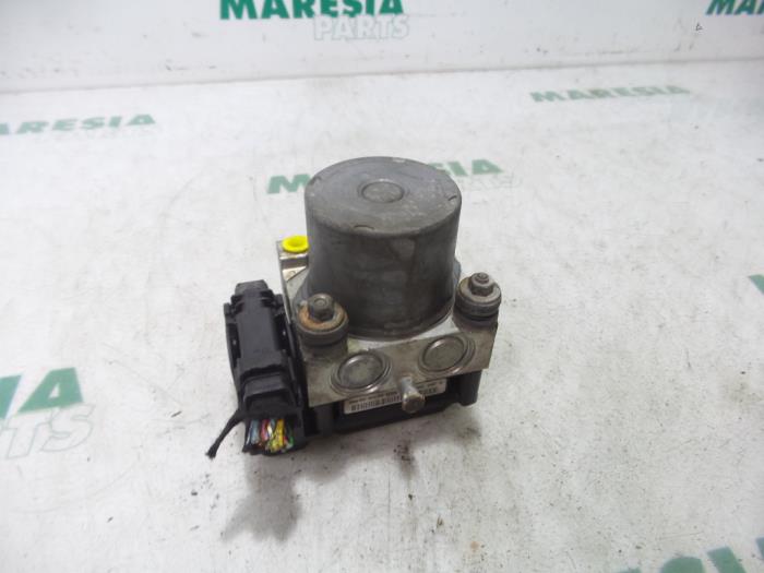 Used ABS pump Peugeot 307 (3A/C/D) 1.4 16V Price € 39,95 Margin scheme offered by Maresia Parts