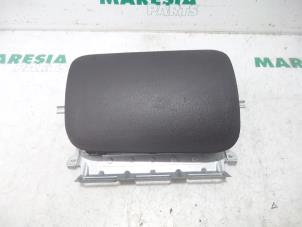 Used Right airbag (dashboard) Renault Clio II (BB/CB) 1.4 16V Price € 35,00 Margin scheme offered by Maresia Parts