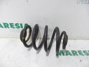 Used Rear coil spring Renault Clio II (BB/CB) 1.4 16V Price € 25,00 Margin scheme offered by Maresia Parts