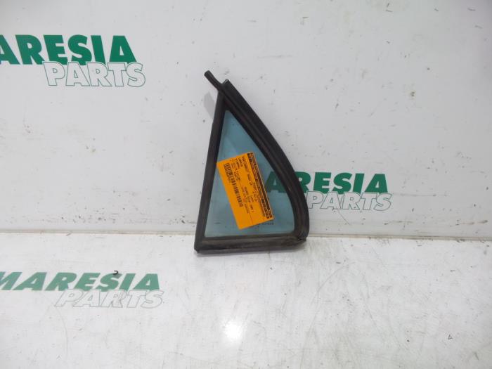 Usados Ventanilla triangular izquierda detrás Lancia Kappa 2.0 20V LE,LS Precio € 25,00 Norma de margen ofrecido por Maresia Parts