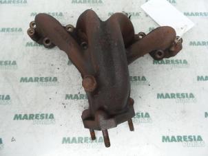 Used Exhaust manifold Fiat Bravo (182A) 1.2 16V Price € 40,00 Margin scheme offered by Maresia Parts