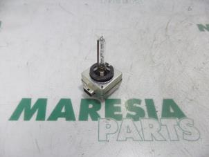 Used Xenon bulb Renault Megane II (BM/CM) 1.6 16V Price € 30,00 Margin scheme offered by Maresia Parts