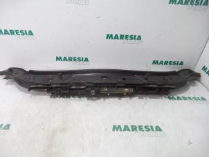 Used Lock plate Renault Megane II (BM/CM) 1.6 16V Price € 30,00 Margin scheme offered by Maresia Parts