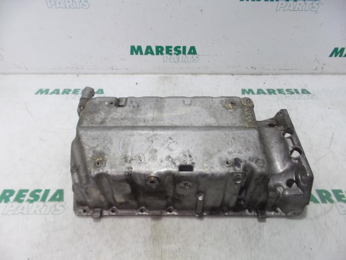 Usagé Couvercle carter Citroen C4 Grand Picasso (UA) 2.0 HDiF 16V 135 Prix € 50,00 Règlement à la marge proposé par Maresia Parts