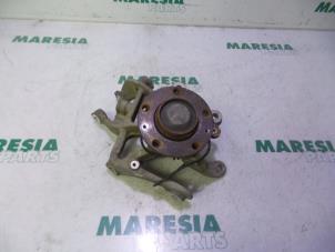 Used Knuckle, rear right Peugeot 407 (6D) 2.0 HDiF 16V Price € 75,00 Margin scheme offered by Maresia Parts