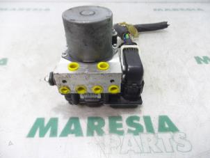 Używane Pompa ABS Peugeot 3008 I (0U/HU) 1.6 HDiF 16V Cena € 183,75 Procedura marży oferowane przez Maresia Parts