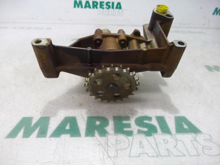 Gebrauchte Ölpumpe Peugeot 206 (2A/C/H/J/S) 1.6 16V Preis € 50,00 Margenregelung angeboten von Maresia Parts