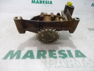 Used Oil pump Peugeot 206 (2A/C/H/J/S) 1.6 16V Price € 50,00 Margin scheme offered by Maresia Parts
