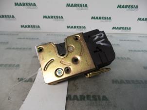 Used Front door lock mechanism 4-door, right Citroen Xsara Break (N2) 1.6i 16V Price € 25,00 Margin scheme offered by Maresia Parts