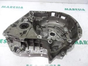 Usagé Cache boite de vitesses Renault Megane II (BM/CM) 1.6 16V Prix € 50,00 Règlement à la marge proposé par Maresia Parts