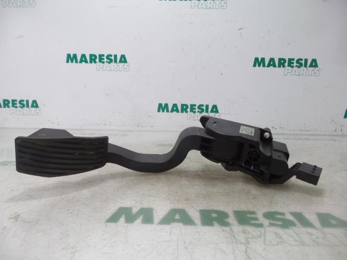 Begagnade Gaspedalsensor Fiat Doblo Cargo (263) 1.3 MJ 16V DPF Euro 5 Pris € 48,40 Inklusive moms erbjuds av Maresia Parts
