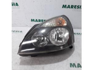Used Headlight, left Renault Clio II Societe (SB) 1.5 dCi 65 Price € 35,00 Margin scheme offered by Maresia Parts
