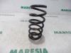 Rear coil spring from a Renault Clio IV Estate/Grandtour (7R), 2012 / 2021 0.9 Energy TCE 90 12V, Combi/o, 4-dr, Petrol, 898cc, 66kW (90pk), FWD, H4B400; H4BA4; H4B408; H4BB4, 2013-01 / 2021-08 2016