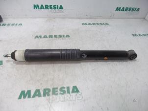 Used Rear shock absorber, right Renault Clio IV Estate/Grandtour (7R) 0.9 Energy TCE 90 12V Price € 35,00 Margin scheme offered by Maresia Parts