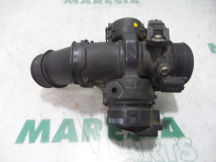 Gebrauchte Drosselklappengehäuse Peugeot Partner Tepee (7A/B/C/D/E/F/G/J/P/S) 1.6 HDI 90 16V Phase 1 Preis € 48,39 Mit Mehrwertsteuer angeboten von Maresia Parts