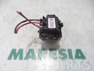 Used Heater resistor Renault Clio IV Estate/Grandtour (7R) 0.9 Energy TCE 90 12V Price € 20,00 Margin scheme offered by Maresia Parts