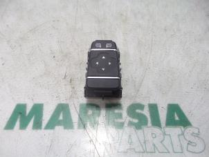 Used Mirror switch Renault Clio IV Estate/Grandtour (7R) 0.9 Energy TCE 90 12V Price € 25,00 Margin scheme offered by Maresia Parts