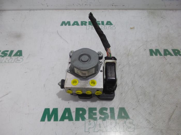 Usagé Bloc ABS Peugeot 308 (L3/L8/LB/LH/LP) 1.2 12V VTi PureTech 82 Prix € 178,50 Règlement à la marge proposé par Maresia Parts