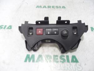 Used Switch Peugeot Partner (GC/GF/GG/GJ/GK) 1.6 HDI 75 16V Price € 42,35 Inclusive VAT offered by Maresia Parts