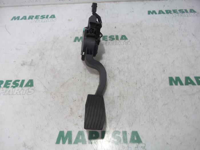 Begagnade Gaspedalsensor Fiat Doblo (263) 1.3 D Multijet Euro 4 Pris € 40,00 Marginaltabell erbjuds av Maresia Parts